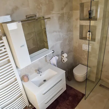 Felix Apartment